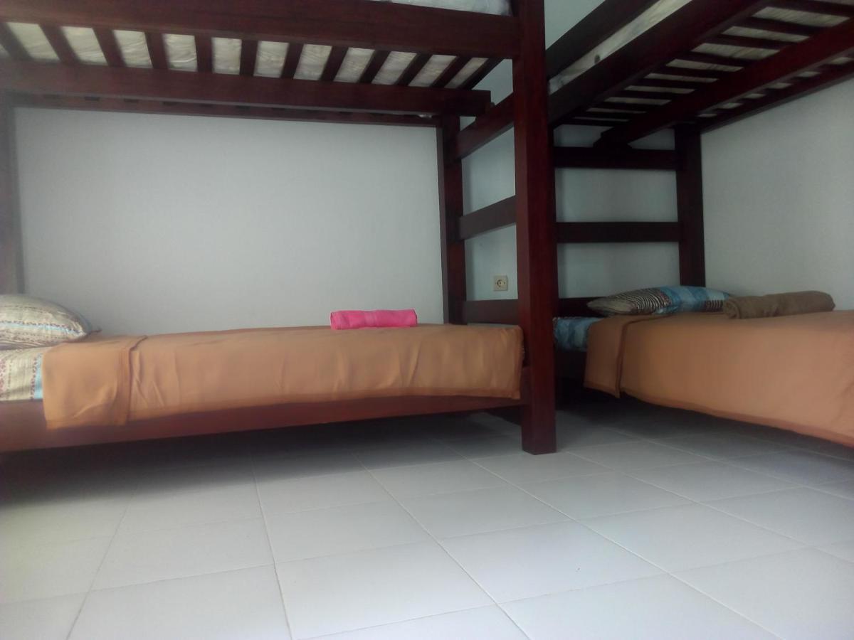 Ariata Arya Hostel Kuta  Екстер'єр фото