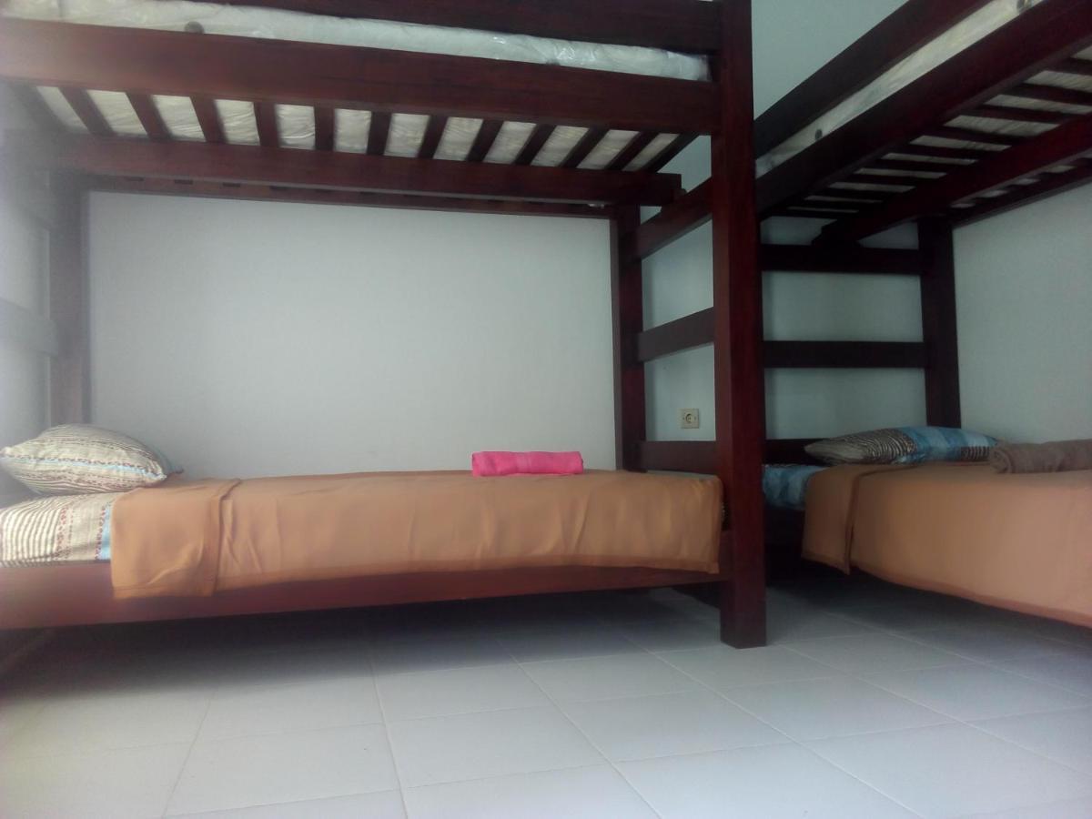 Ariata Arya Hostel Kuta  Екстер'єр фото