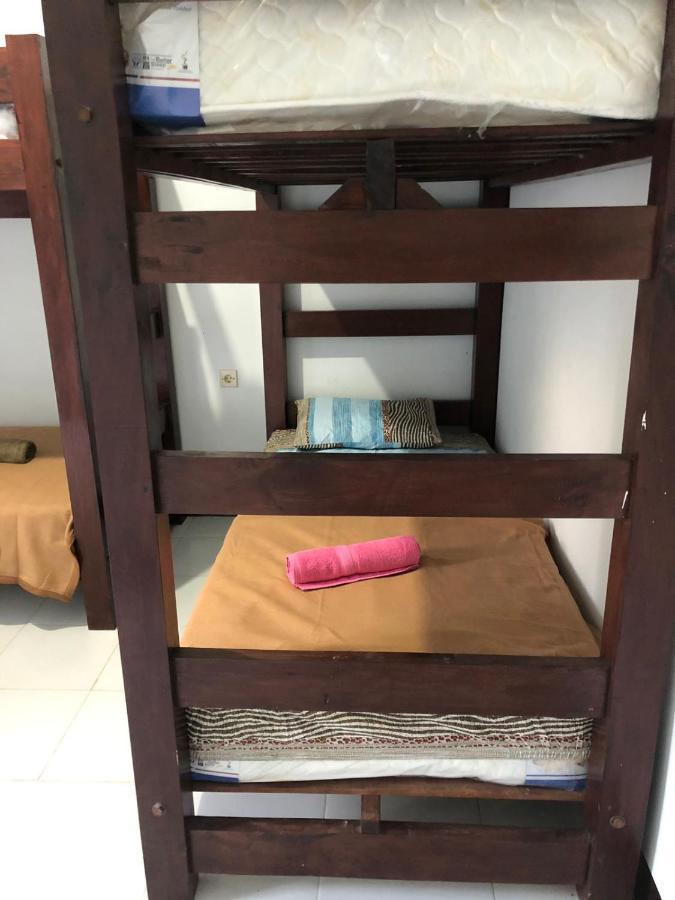 Ariata Arya Hostel Kuta  Екстер'єр фото