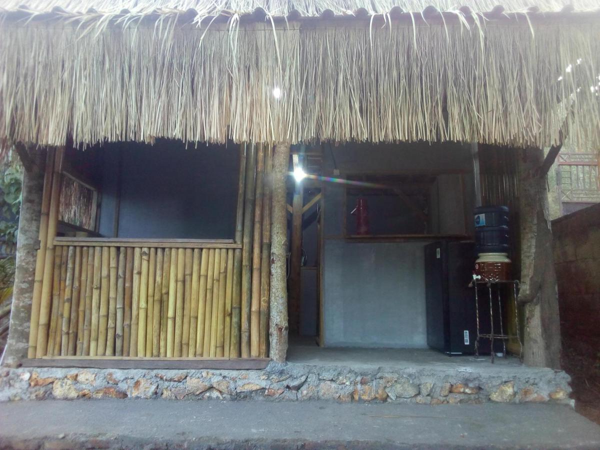 Ariata Arya Hostel Kuta  Екстер'єр фото